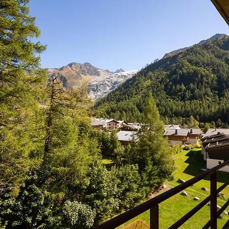 Montroc Sleeps 5